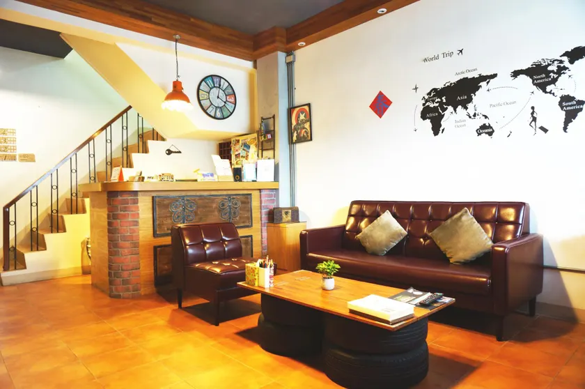 Knock Knock Hostel - Image 1