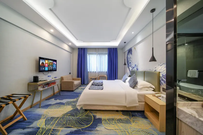 Tuyue Hotel - Image 1