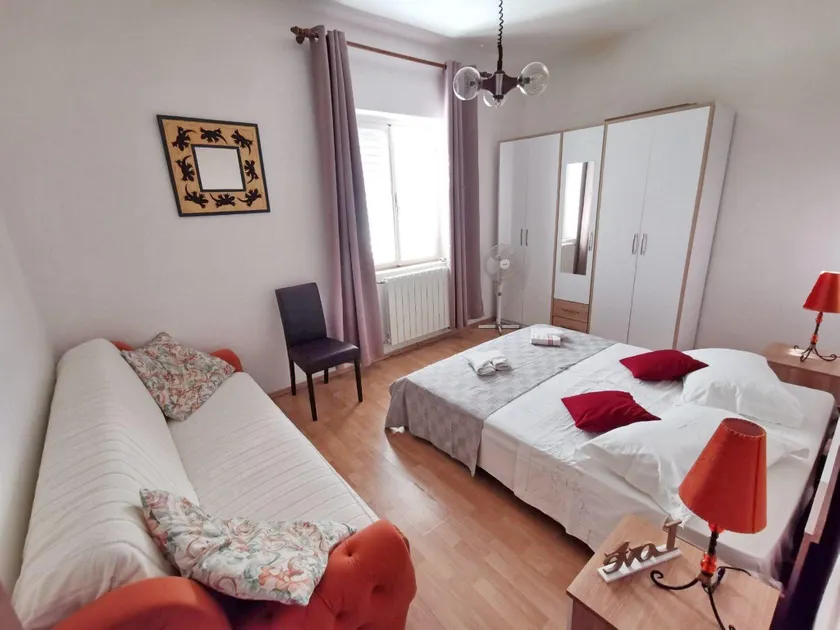 Berties Lodge - Four Bedroom ApartmentA4 - Image 1