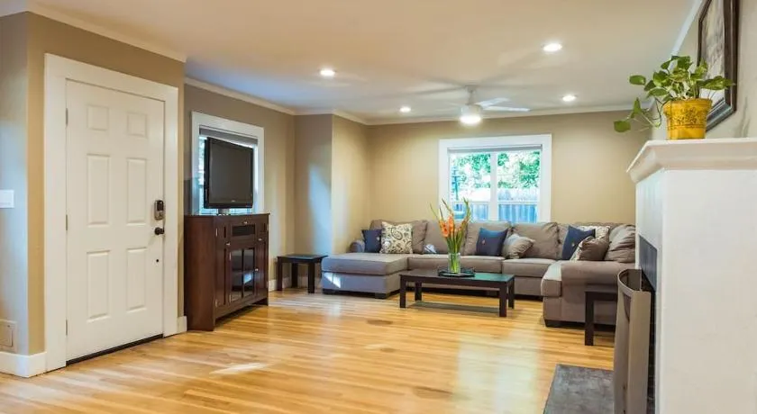 Lovely House near Downtown, Home away from Home! - Image 1