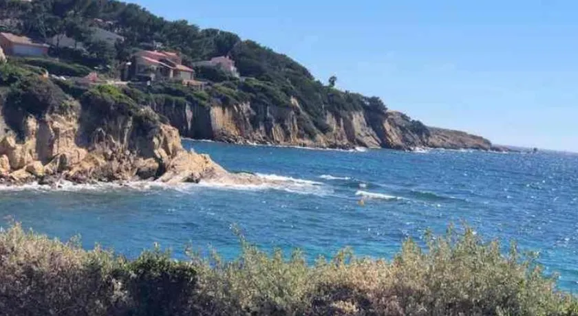 Sanary charmant appartement bord de mer - Image 1