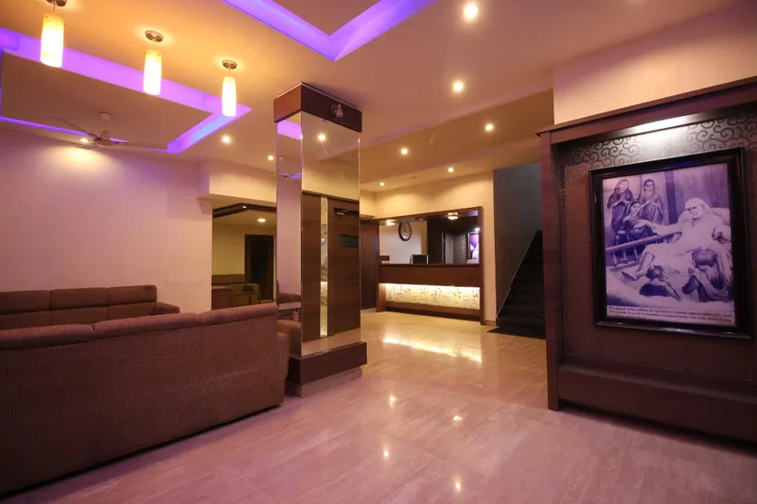 Hotel Laxmibai Palace- Only 300 meter from Sai Baba Temple!!!! - Image 1