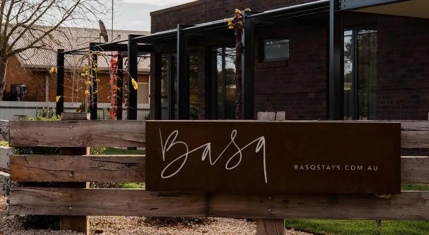 Basq Stays - Image 1