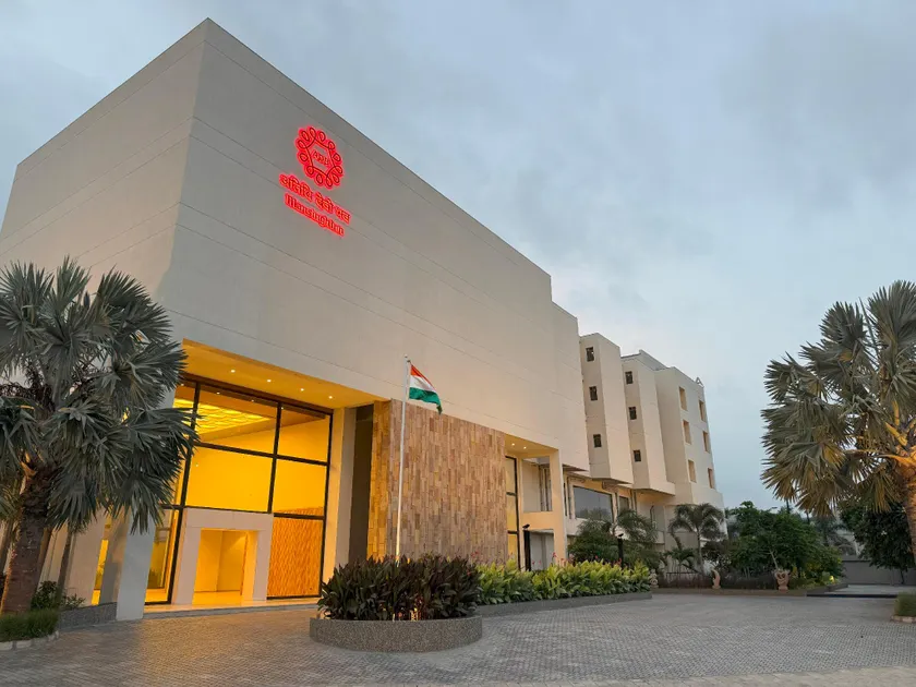 HOTEL ADB MANSINGH INN - Image 1