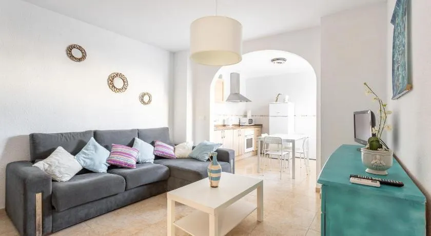 Appartement avec terrasse, barbecue et internet haut débit | Vue ville | À côté de la plage - Image 1
