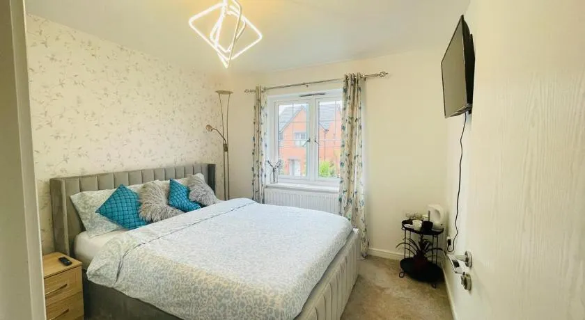 The Guest Nook - Wollaton - Room and Private Bathroom in the house - Image 1