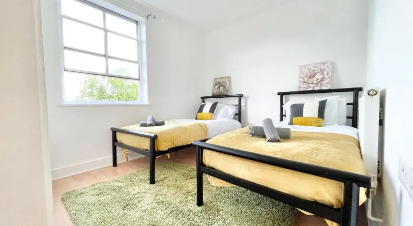 2 Bed Flat - Sleeps 4 - Parking - Wifi - Image 1