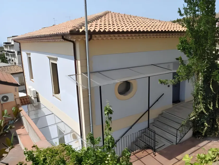 Albergo Roses - Image 1