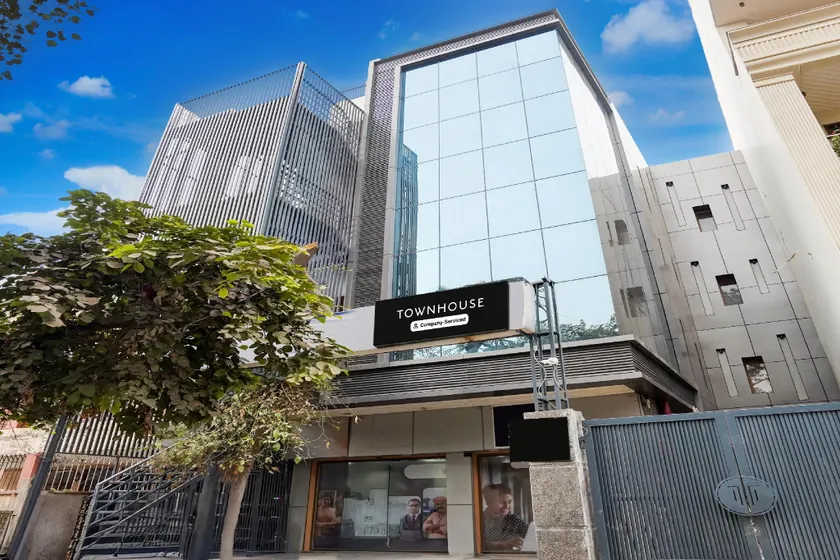 Super Townhouse Preet Vihar Delhi - Image 1