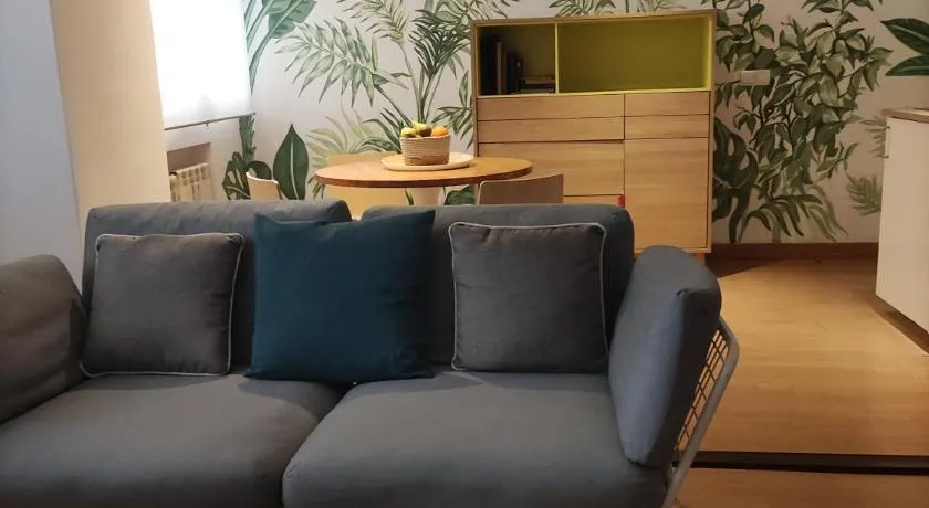 Leon Riverside Flat - Image 1