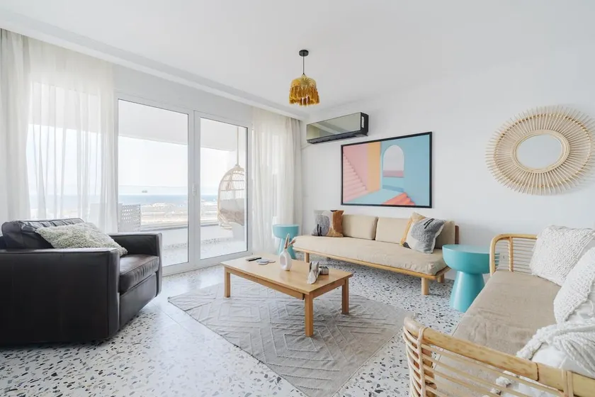 Nabeel Homes - Gorgeous Seaview Condo in Gleem - Image 1