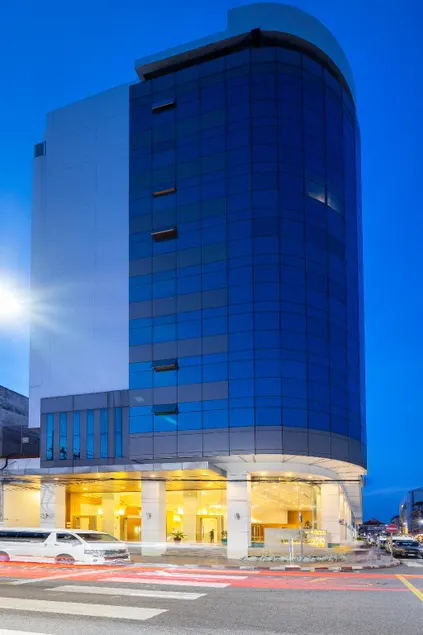 New Season Hotel - Image 1