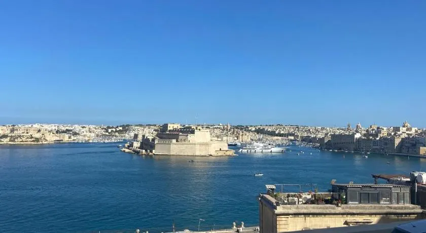 Valletta Seaview TownHouse - Image 1