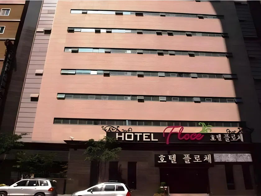 Hotel Floce - Image 1