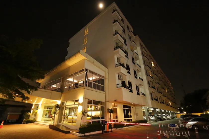 The Royal Bee Aparthotel Don Mueang International Airport - Image 1
