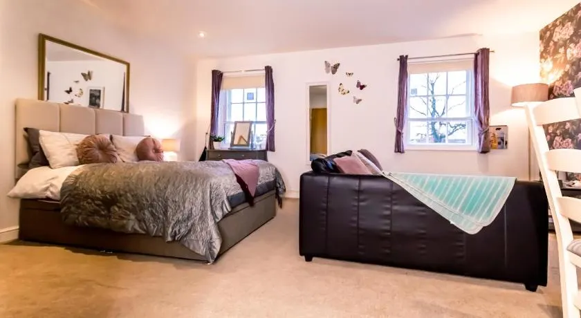 Domus House Studio Apartments in Chester city centre with Free Parking by Rework Accommodation - Image 1