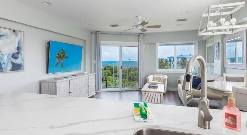 Ocean View Corner Penthouse Ocean Pointe 5416 - Image 1