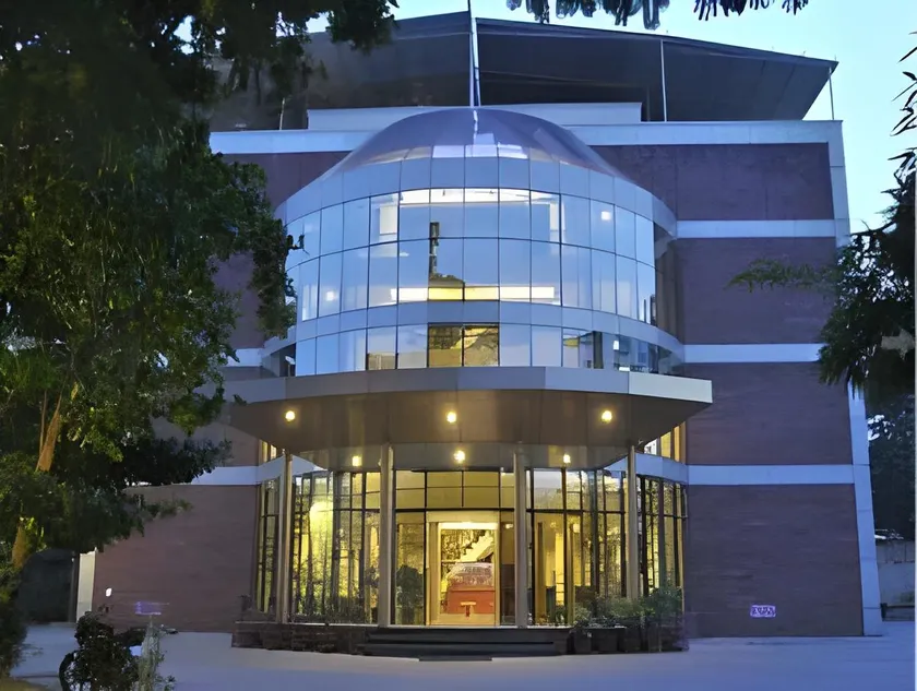 League Hotels and Banquets - Image 1