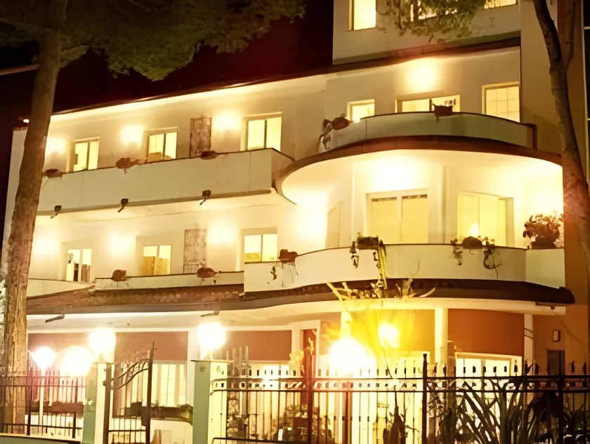 Hotel Villa Pina - Image 1