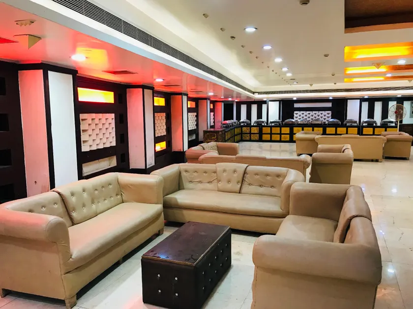 OYO Townhouse 1100 Hotel Royal Stay Near Akshardham - Image 1