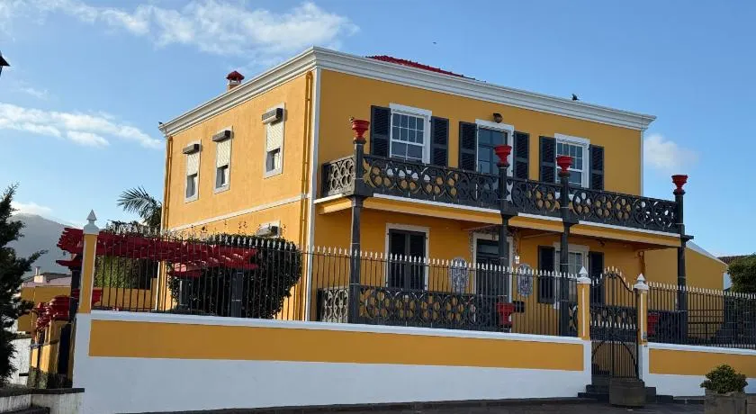 Golden Mermaid Villa, Big Home Amenities - Small Hotel Room Price - Image 1