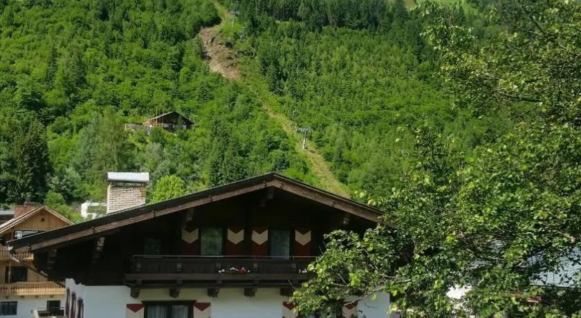 DEP GÄSTEHAUS Residenz - Image 1