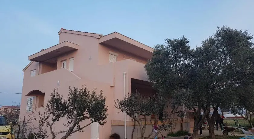 Apartmani Luce i Miho - Image 1