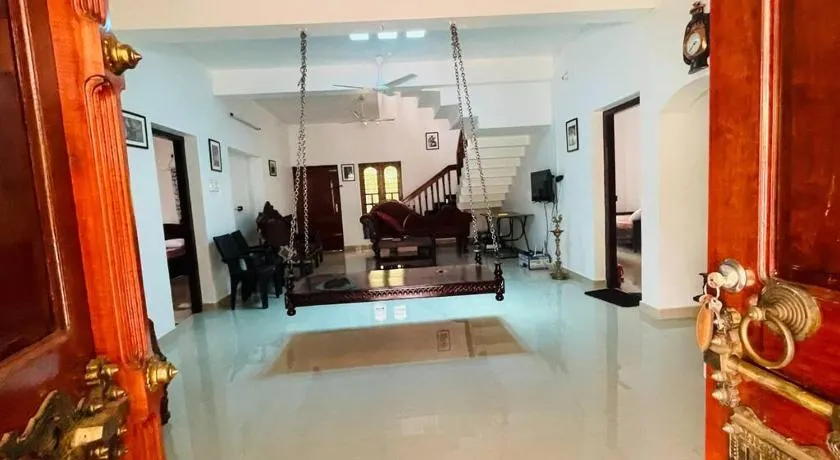 KARIYIL KAYALORAM HOMESTAY - Image 1