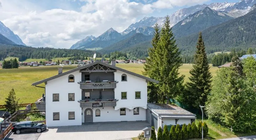 Karwendel Berglodge - Image 1