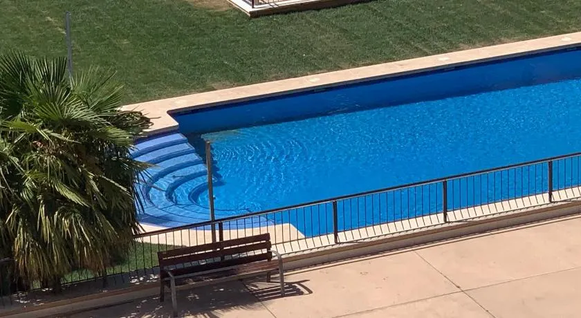 Atico, Piscina, AC, WI-FI y Parking Gratis, Gran Terraza, VUT 47-79 - Image 1