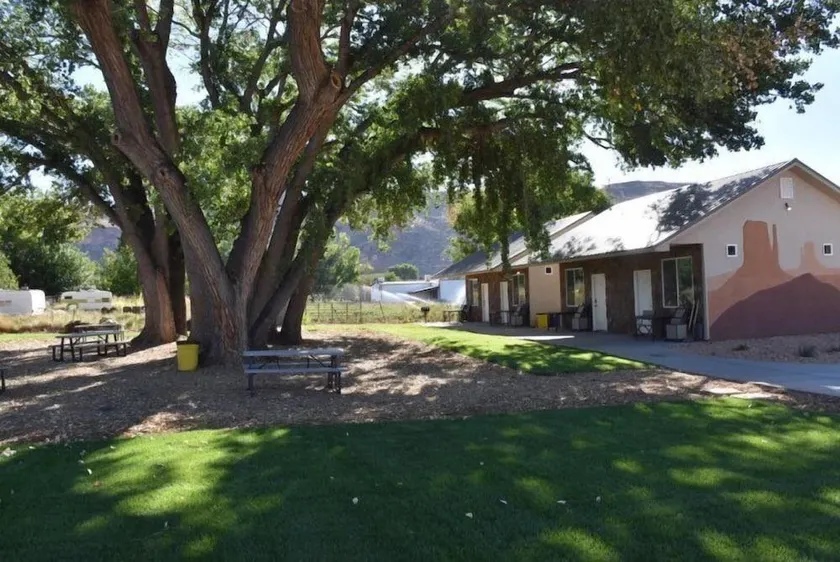 Zion's Camp and Cottages - Image 1