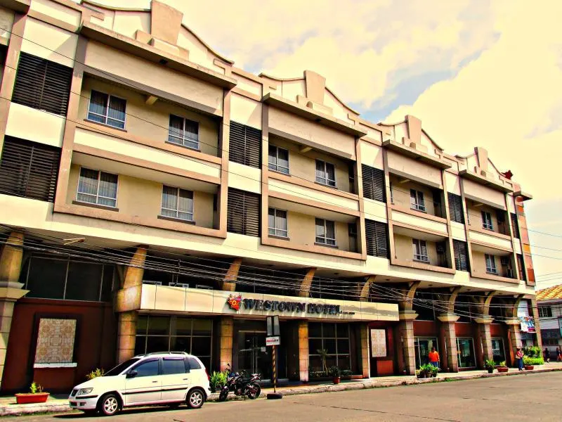 MO2 Westown Hotel San Juan - Image 1