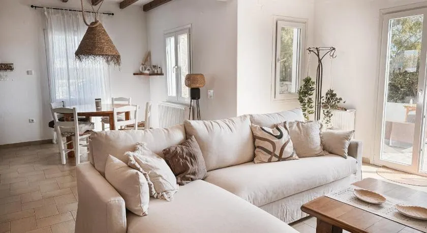 The Mykonos House - Newly Renovated Villa Near Town - Image 1