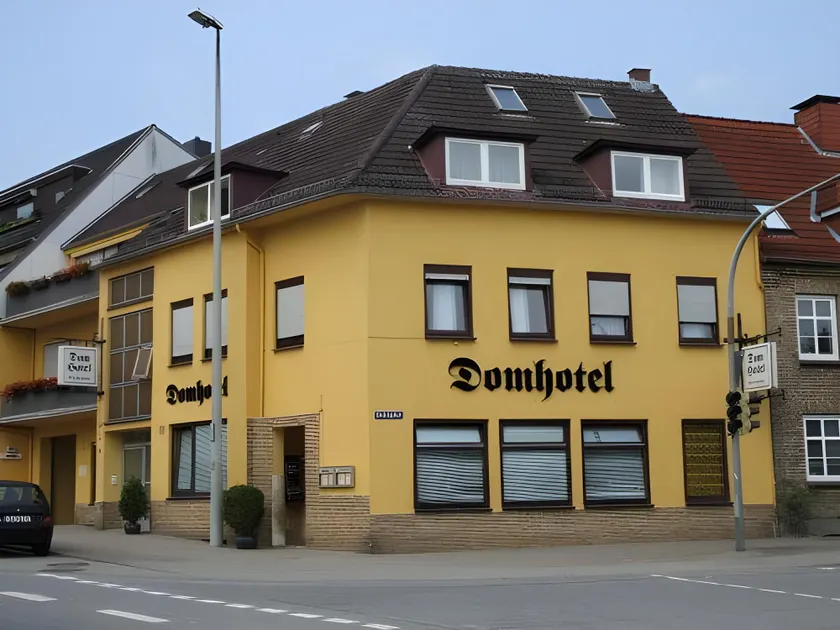 Domhotel Bed & Breakfast - Image 1