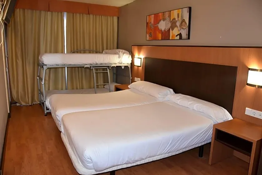 Hotel Sno Edelweiss - Image 1