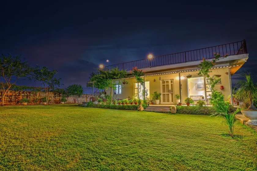 Aravale Farm Pet-friendly 4-BHK Farmhouse With Private Pool, 2-Acre Lush Garden & Aravali Views - Image 1