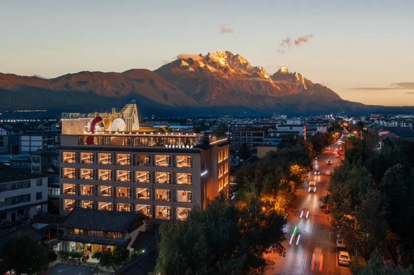 Zhuzhou Snow Mountain Resort Hotel - Image 1