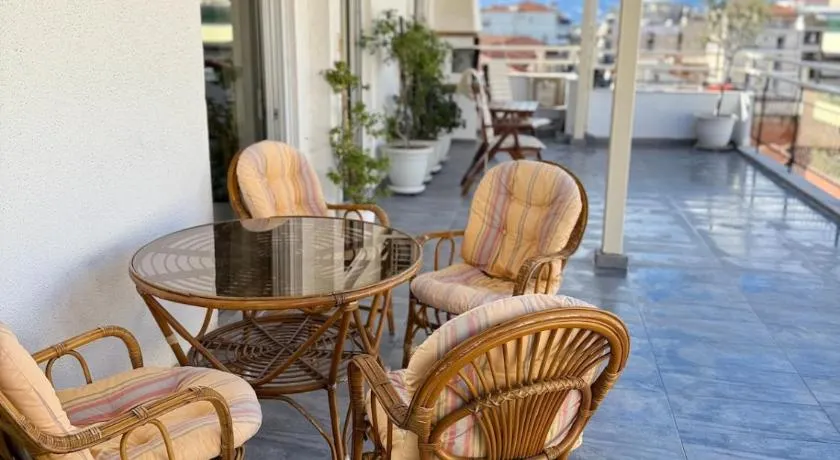 Urban Elegance - Trikala - Image 1