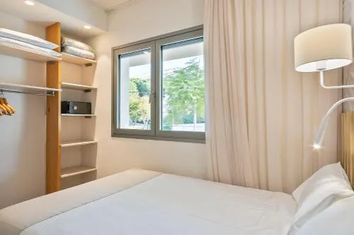 Castellmar Apartments - Image 1