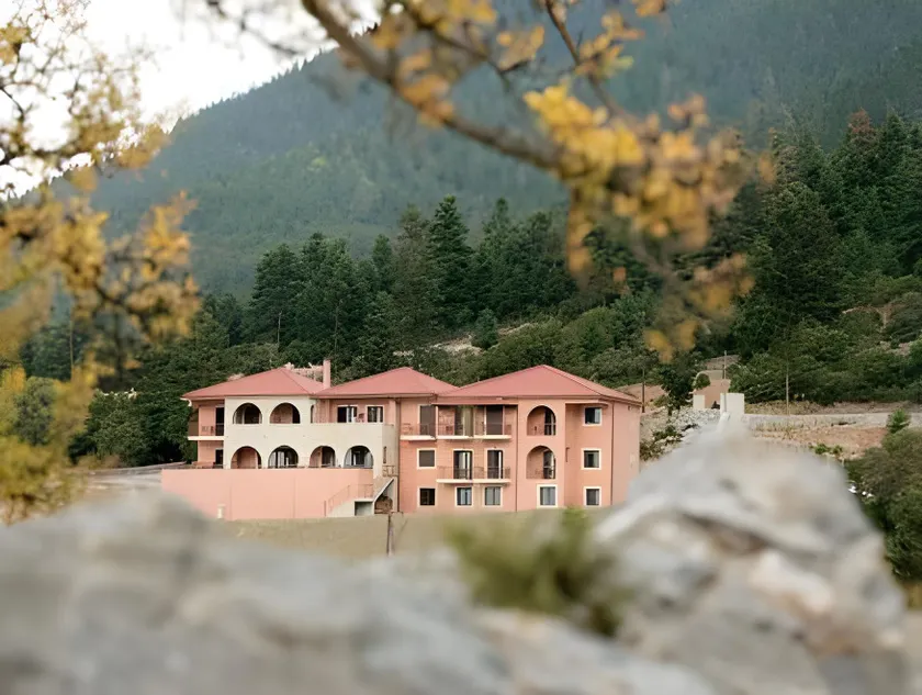 Vytina Mountain View Hotel - Image 1