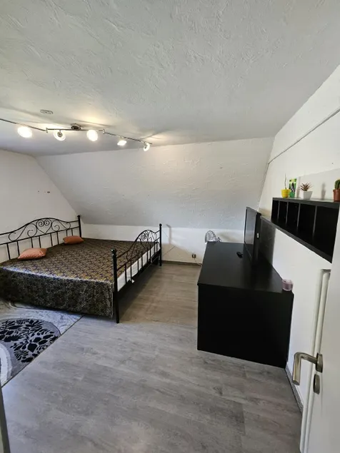 2 Zimmer Wohnung mit Küche und Terrasse - Image 1
