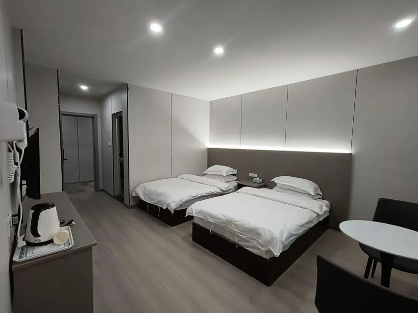 Hongda Hotel - Image 1