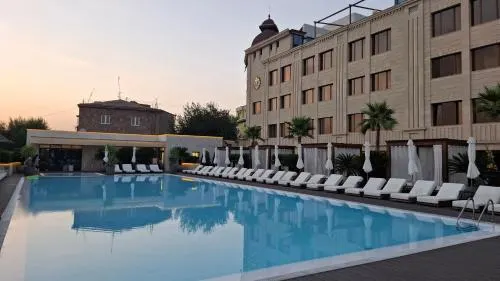 Venice Hotel Complex - Image 1