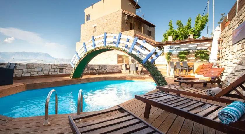 Villa Gogo offers privacy and pool - Image 1