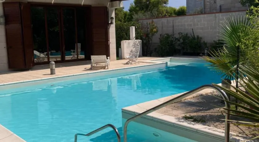 Villa sul mare con piscina privata - Image 1