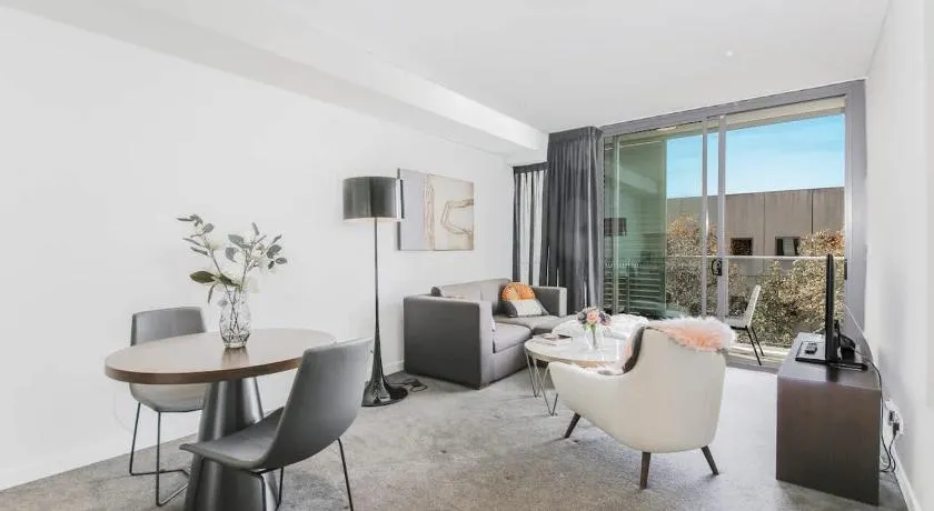 Comfortable&Convenient Rental Apartment in Chatswood - Image 1