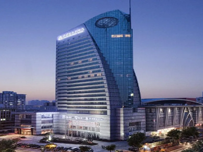 Yueyang Grand Skylight Hotel - Image 1