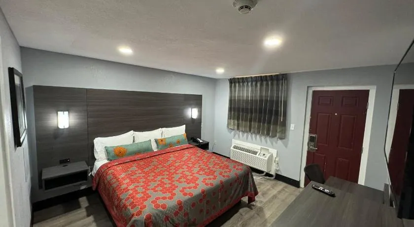 America's Value Inn - Image 1