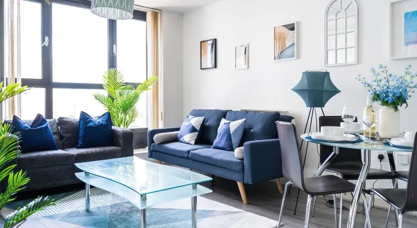 Livestay-One Bed Apt close to London Excel - Image 1