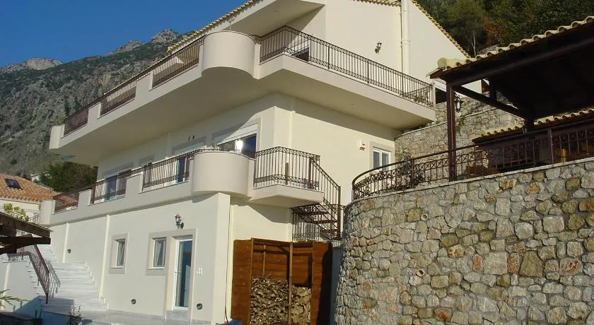 Verga first floor apartment - Image 1
